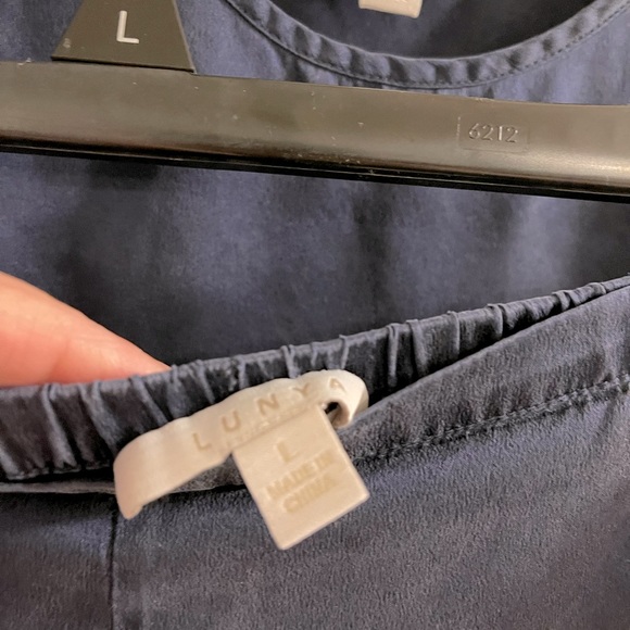 Lunya Washable 100% Silk Tank and Pull-on Shorts Pajama Set dark blue Size Large - Picture 9 of 11